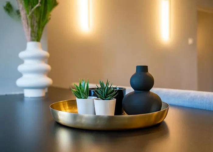 Golden Glow Hideaway *