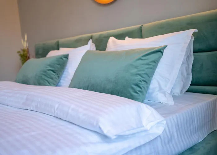 Golden Glow Hideaway * Bucharest