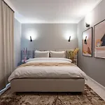 Golden Glow Hideaway Bukarest