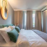 Golden Glow Hideaway Apartman *