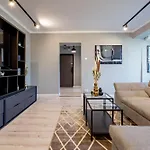Golden Glow Hideaway Apartman *