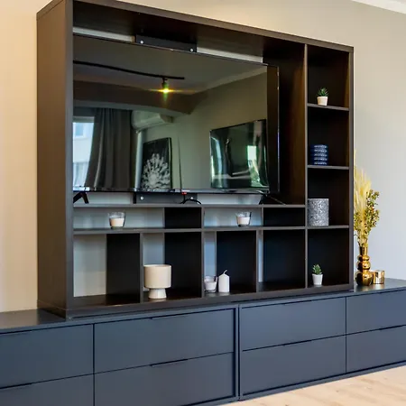 Golden Glow Hideaway Апартаменти *