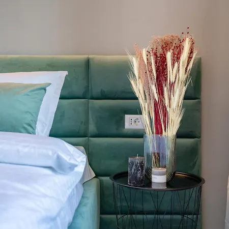 Golden Glow Hideaway * Бухарест