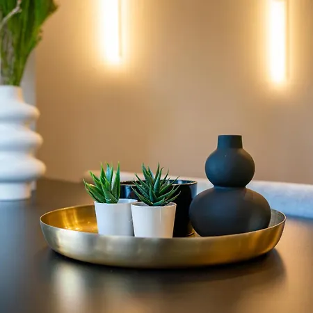 Golden Glow Hideaway *