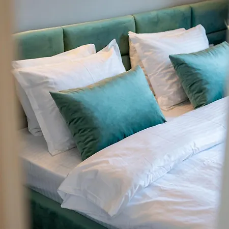 Golden Glow Hideaway Апартаменти Бухарест