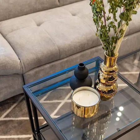 Golden Glow Hideaway Бухарест