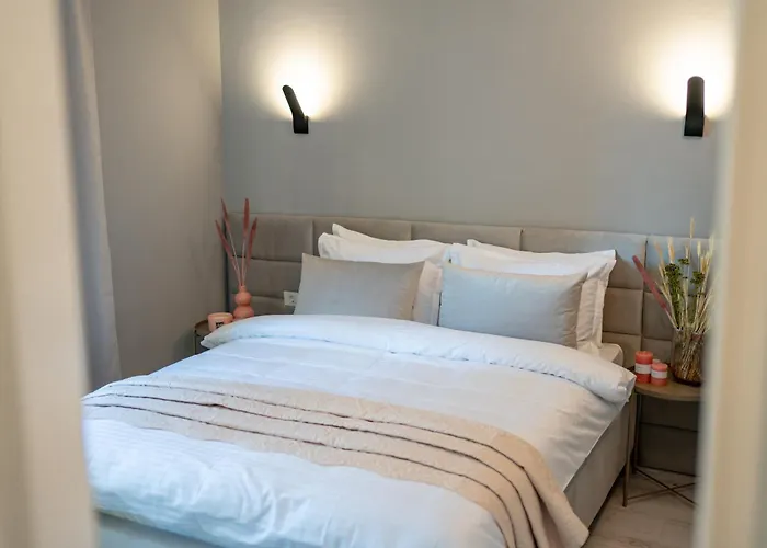 Golden Glow Hideaway