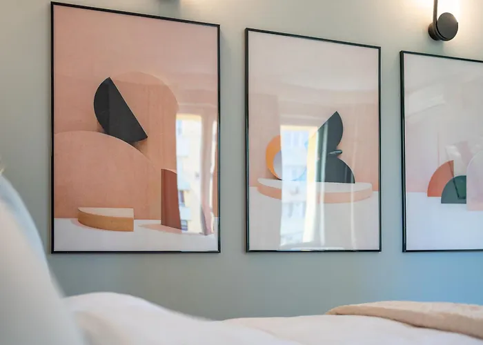 Golden Glow Hideaway *