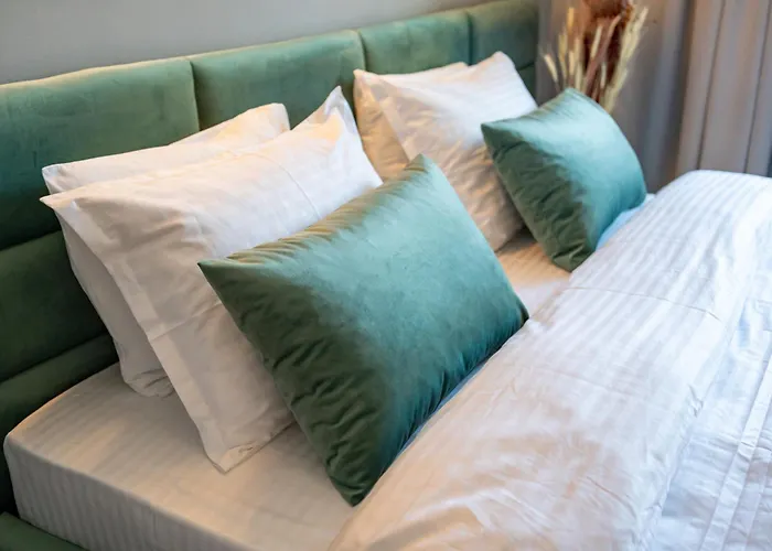 Golden Glow Hideaway Apartament *