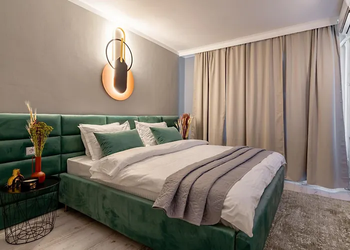 Golden Glow Hideaway