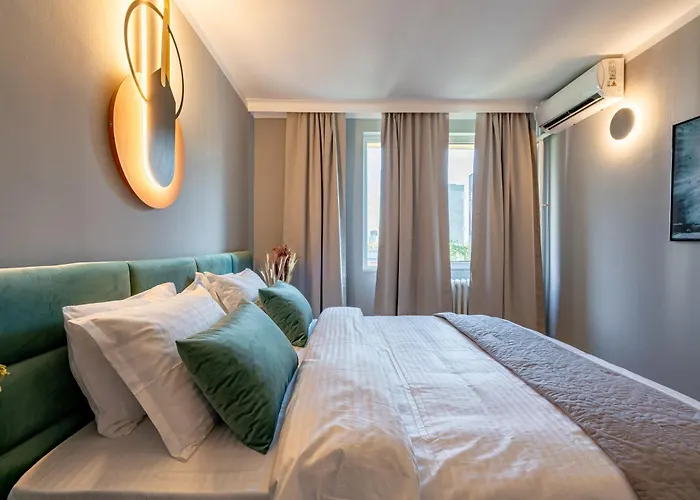 Golden Glow Hideaway Apartament *