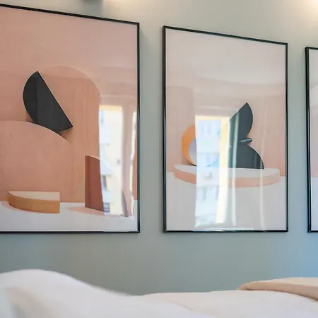 Golden Glow Hideaway *