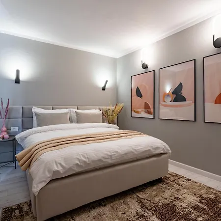 Golden Glow Hideaway * Bukarest